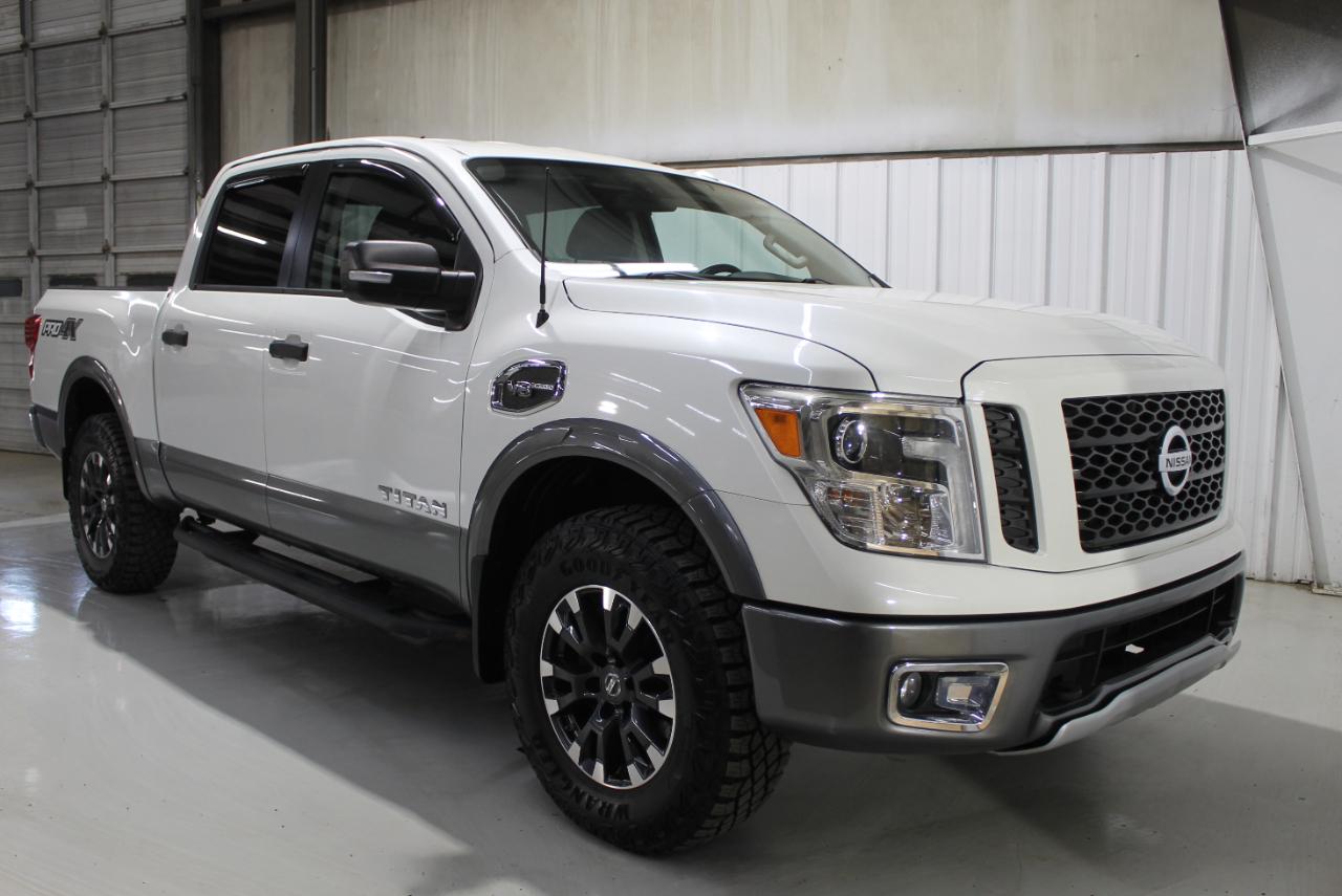 Nissan Titan 4x4 Crew Cab PRO-4X 2017