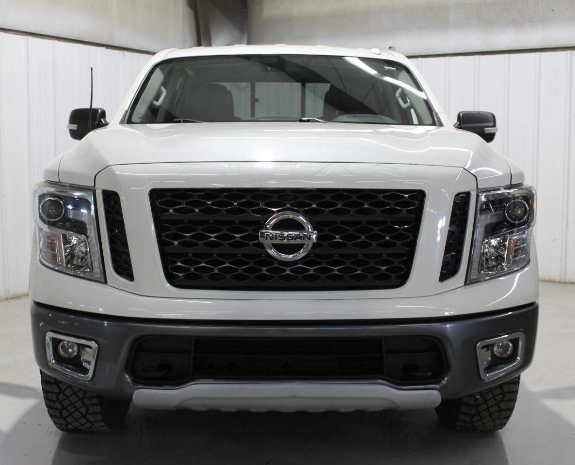 Nissan Titan 4x4 Crew Cab PRO-4X 2017