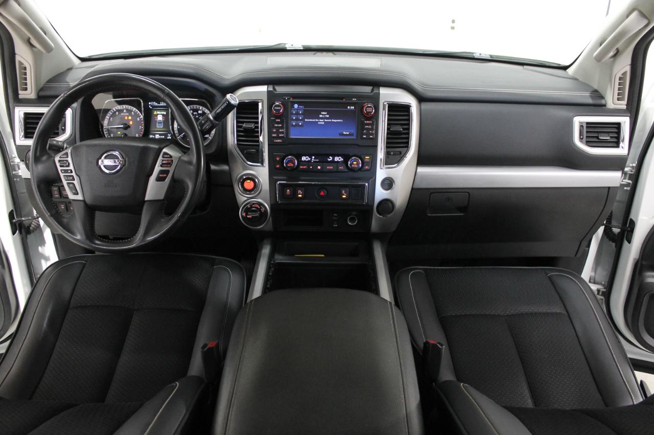 Nissan Titan 4x4 Crew Cab PRO-4X 2017