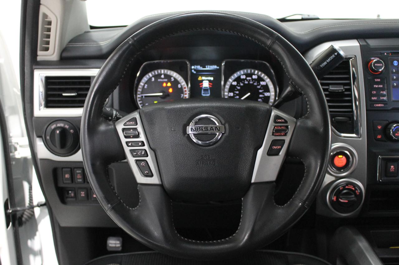 Nissan Titan 4x4 Crew Cab PRO-4X 2017