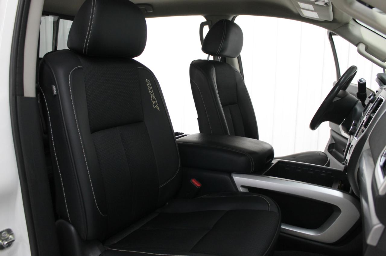 Nissan Titan 4x4 Crew Cab PRO-4X 2017