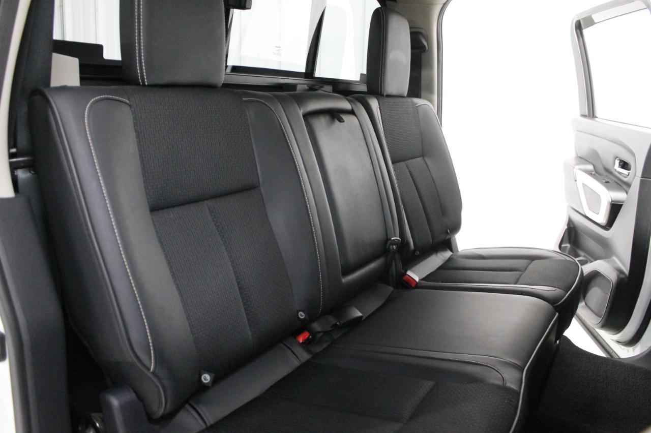 Nissan Titan 4x4 Crew Cab PRO-4X 2017