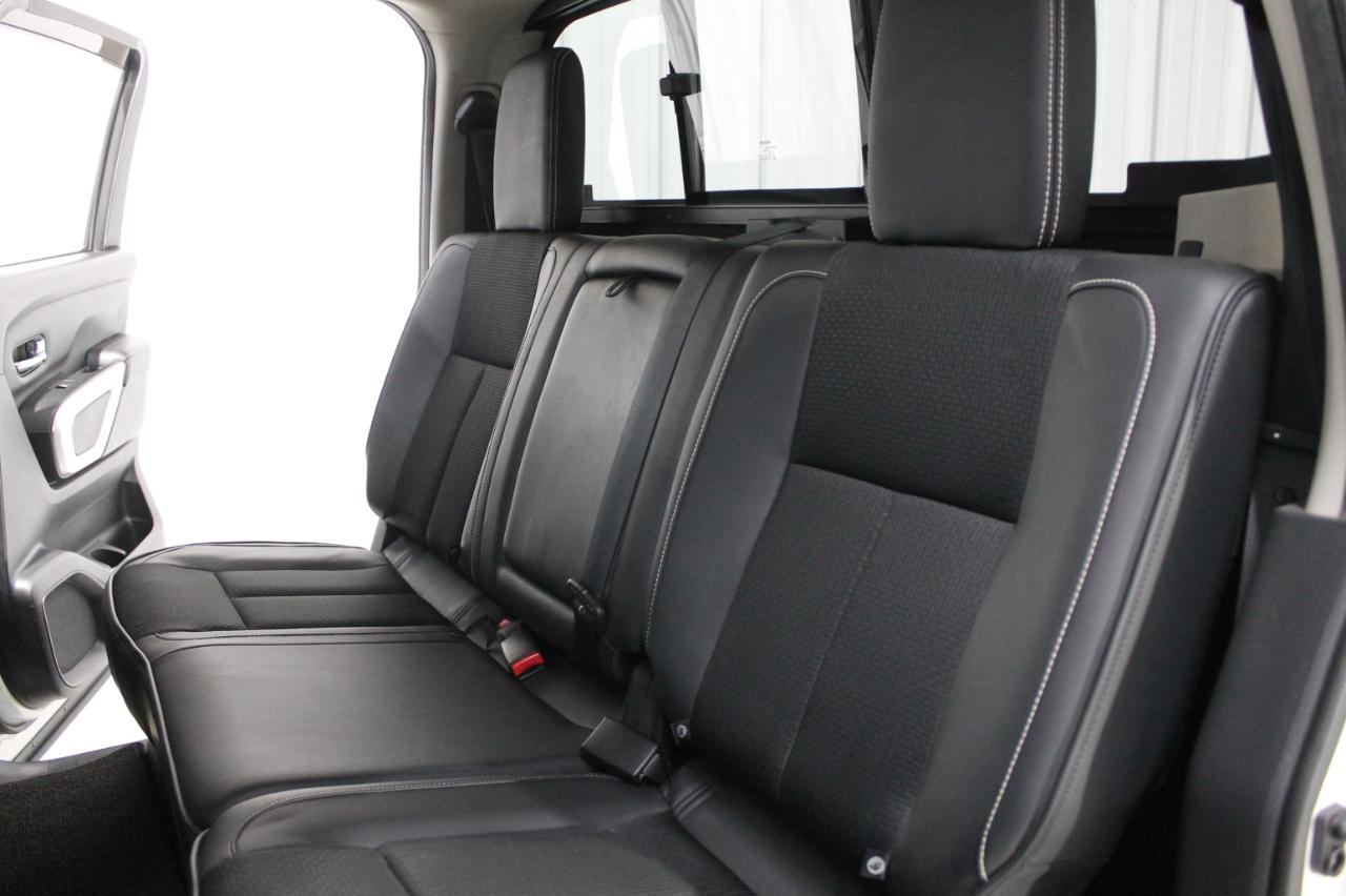 Nissan Titan 4x4 Crew Cab PRO-4X 2017