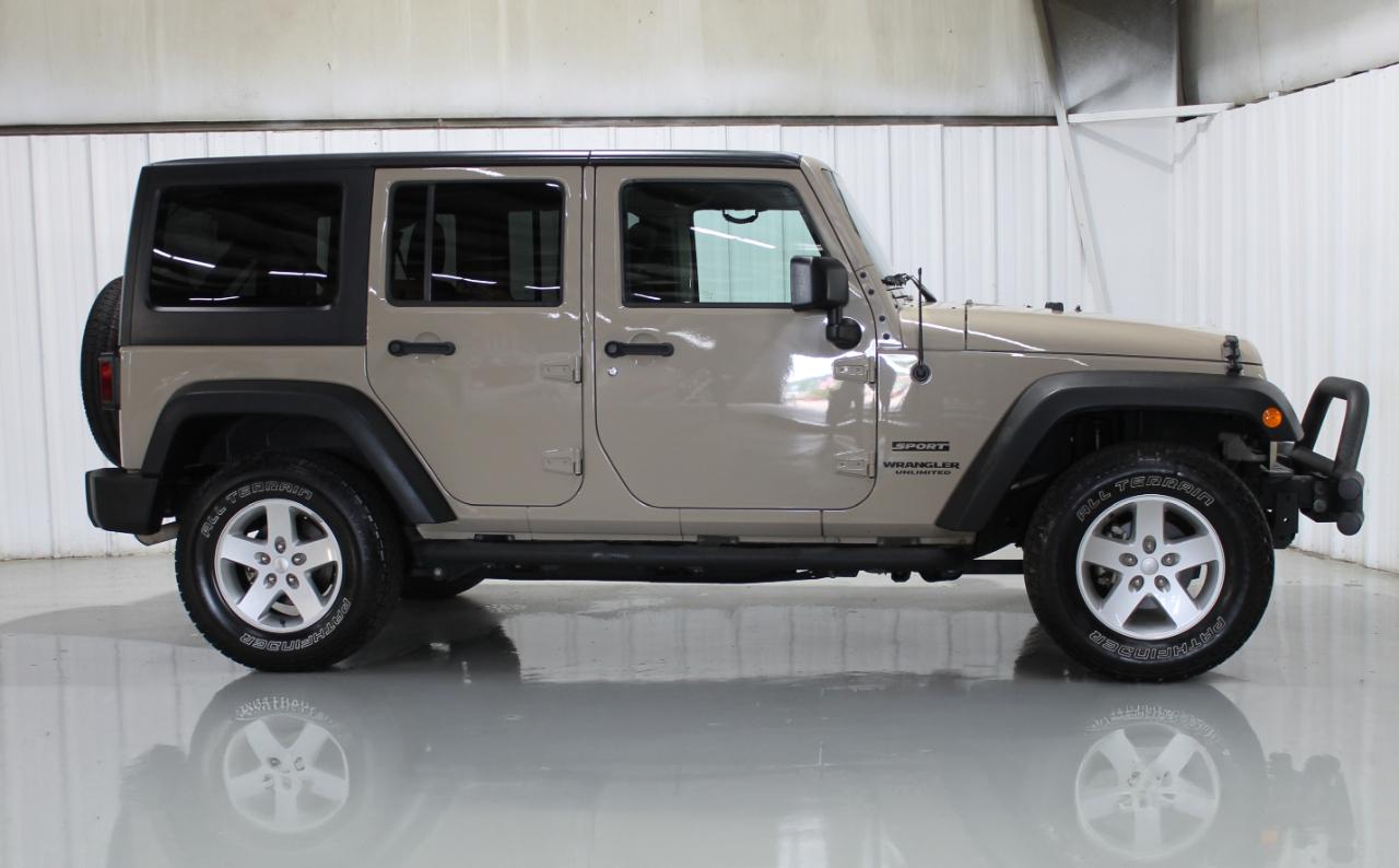 Jeep Wrangler Unlimited 4WD 4dr Sport 2016