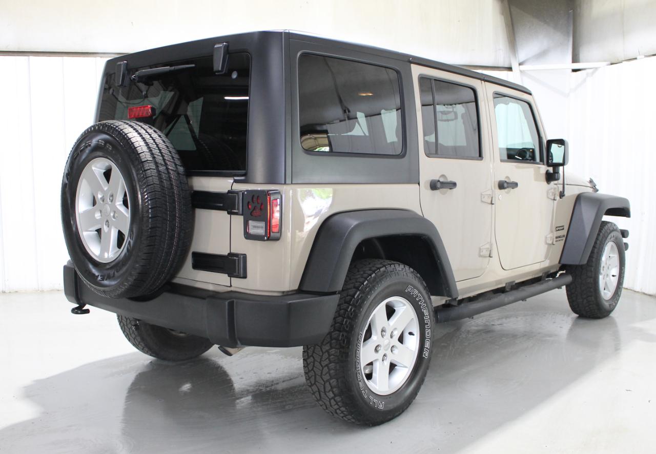 Jeep Wrangler Unlimited 4WD 4dr Sport 2016