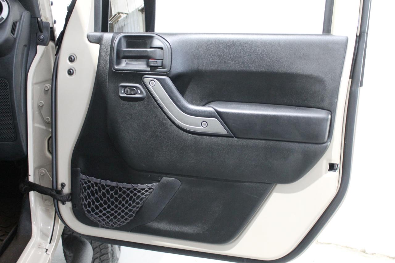 Jeep Wrangler Unlimited 4WD 4dr Sport 2016