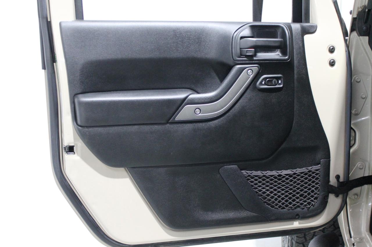 Jeep Wrangler Unlimited 4WD 4dr Sport 2016