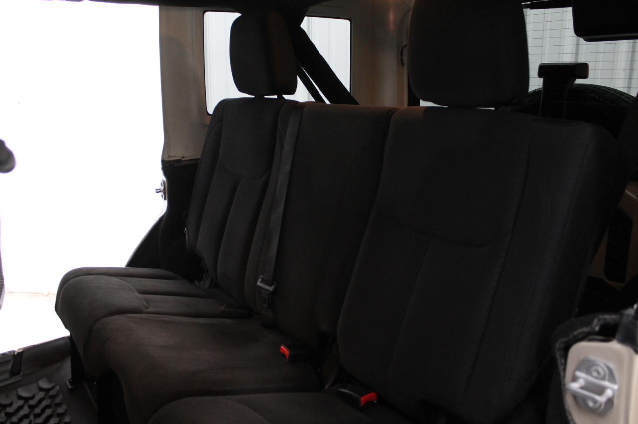 Jeep Wrangler Unlimited 4WD 4dr Sport 2016