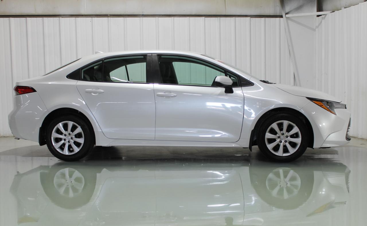 Toyota Corolla LE 2026