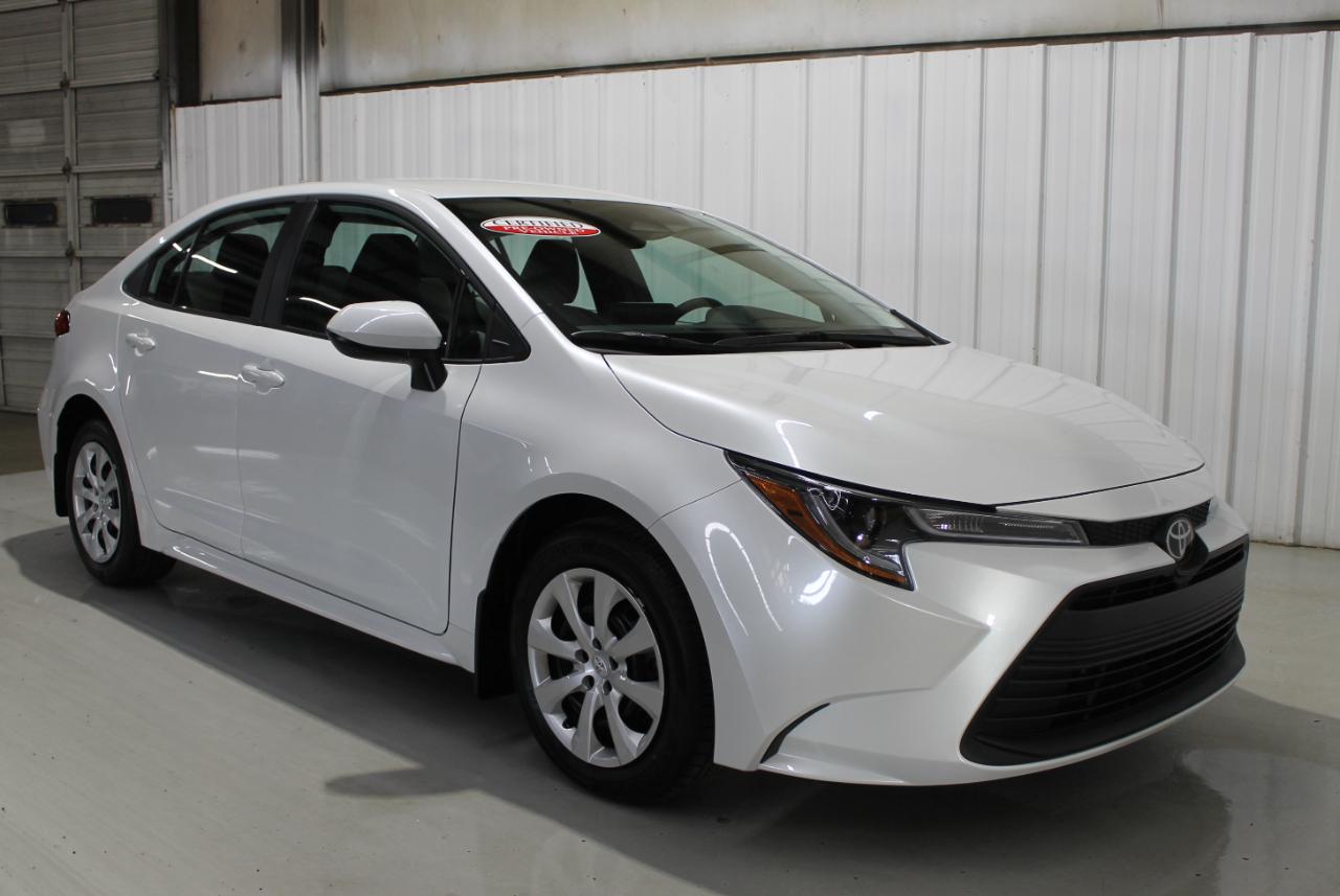 Toyota Corolla LE 2026