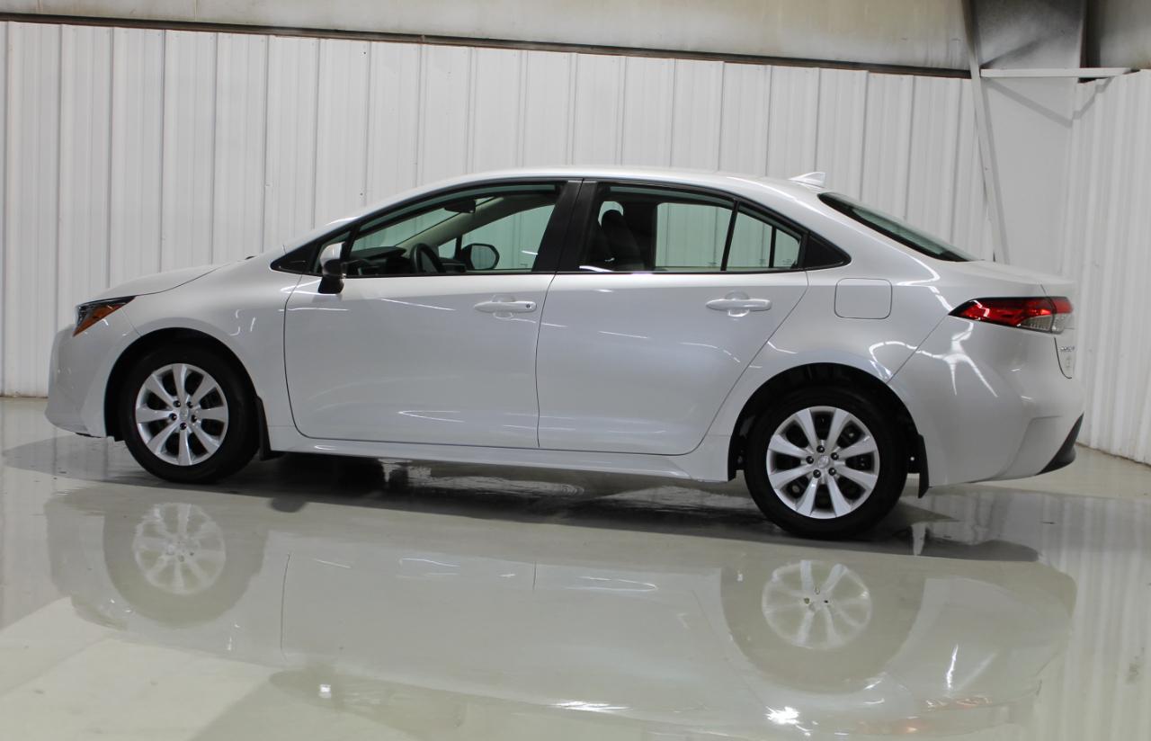 Toyota Corolla LE 2026