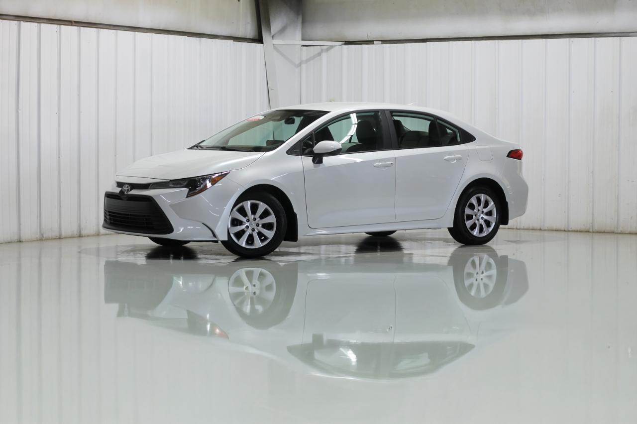 Toyota Corolla LE 2026