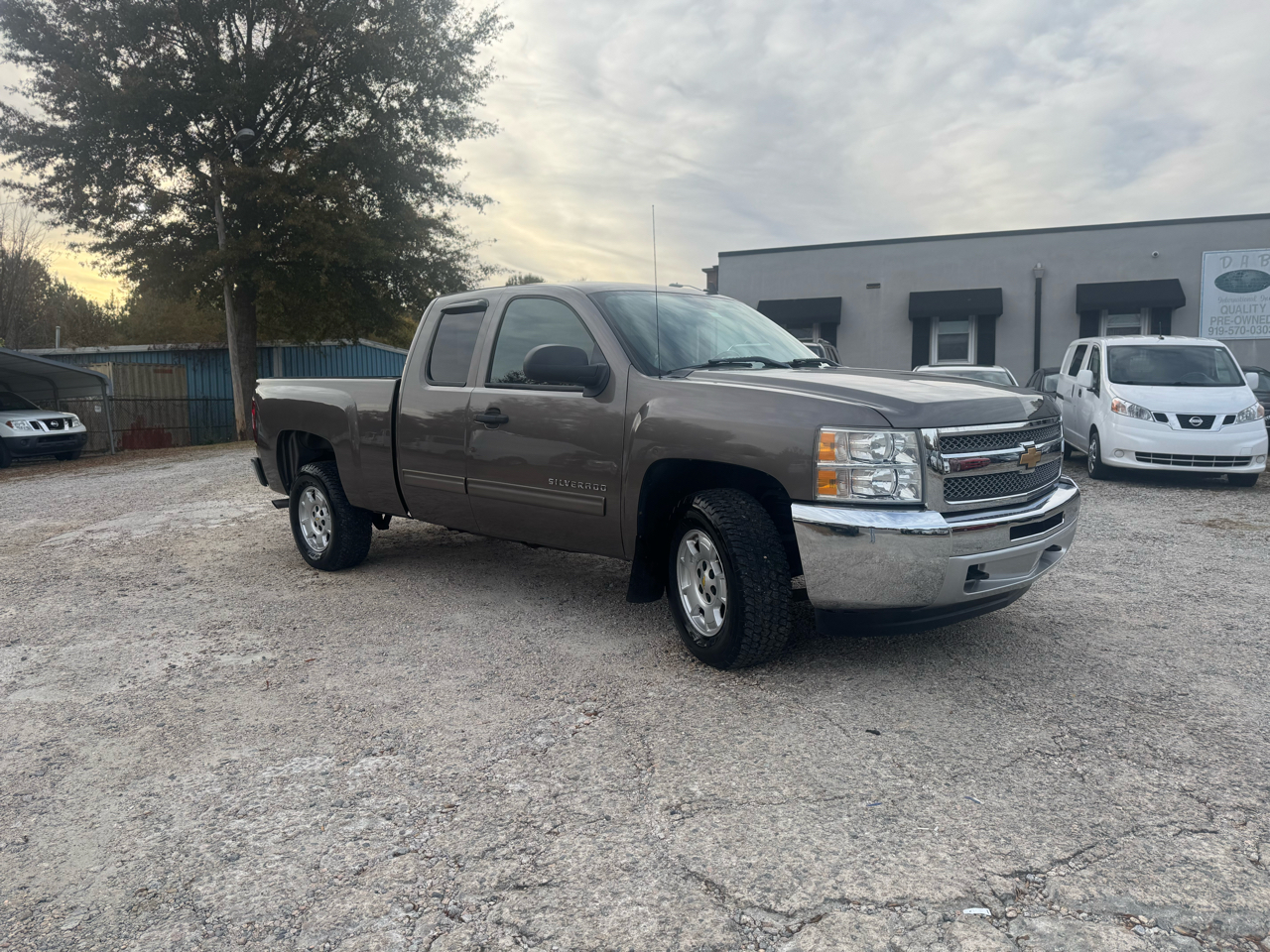 2012 Chevrolet Silverado 1500 LT photo 3