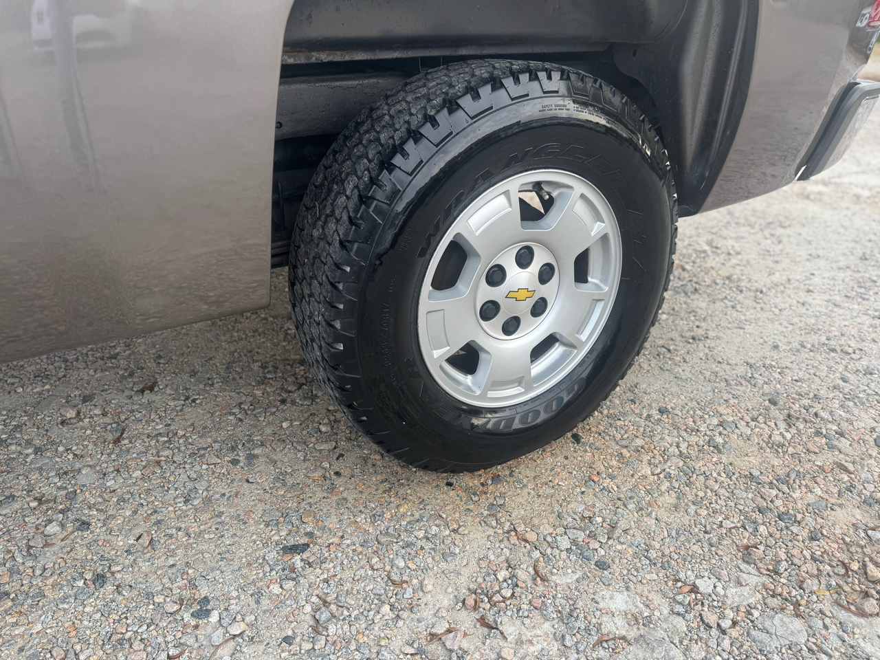 Chevrolet Silverado 1500 4WD Ext Cab 143.5" LT 2012