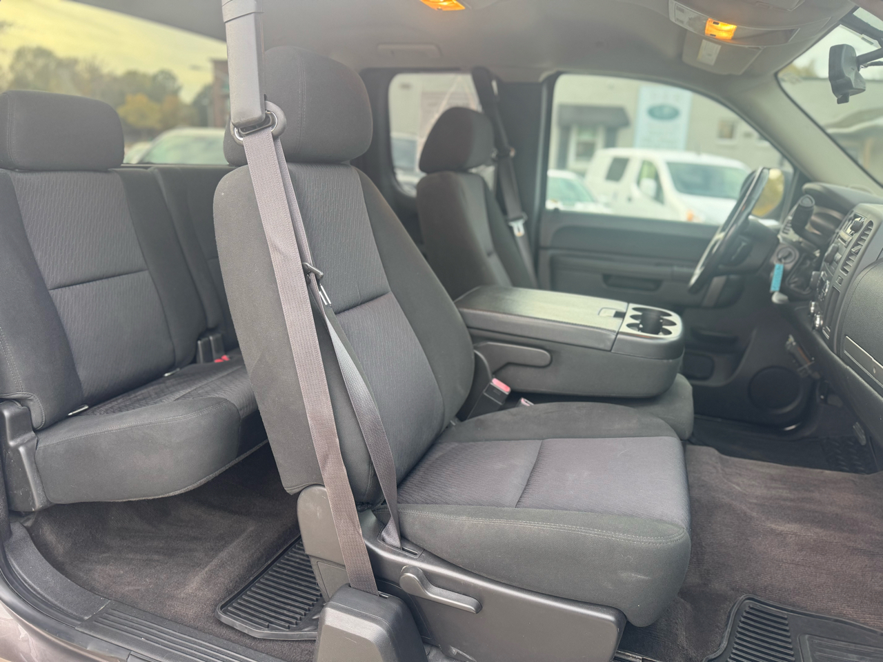 Chevrolet Silverado 1500 4WD Ext Cab 143.5" LT 2012