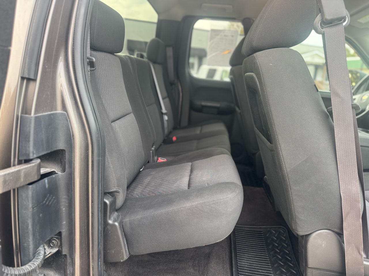 Chevrolet Silverado 1500 4WD Ext Cab 143.5" LT 2012