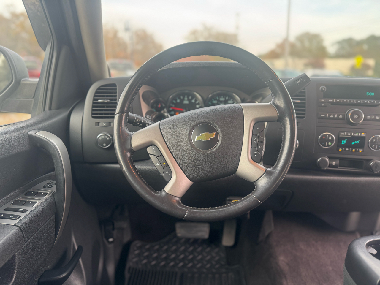 Chevrolet Silverado 1500 4WD Ext Cab 143.5" LT 2012