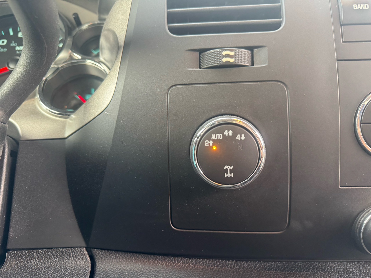 Chevrolet Silverado 1500 4WD Ext Cab 143.5" LT 2012