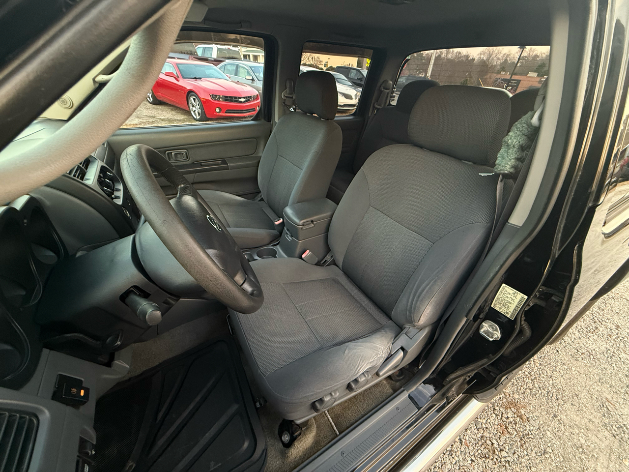 Nissan Frontier 2WD XE Crew Cab V6 Auto Std Bed 2004