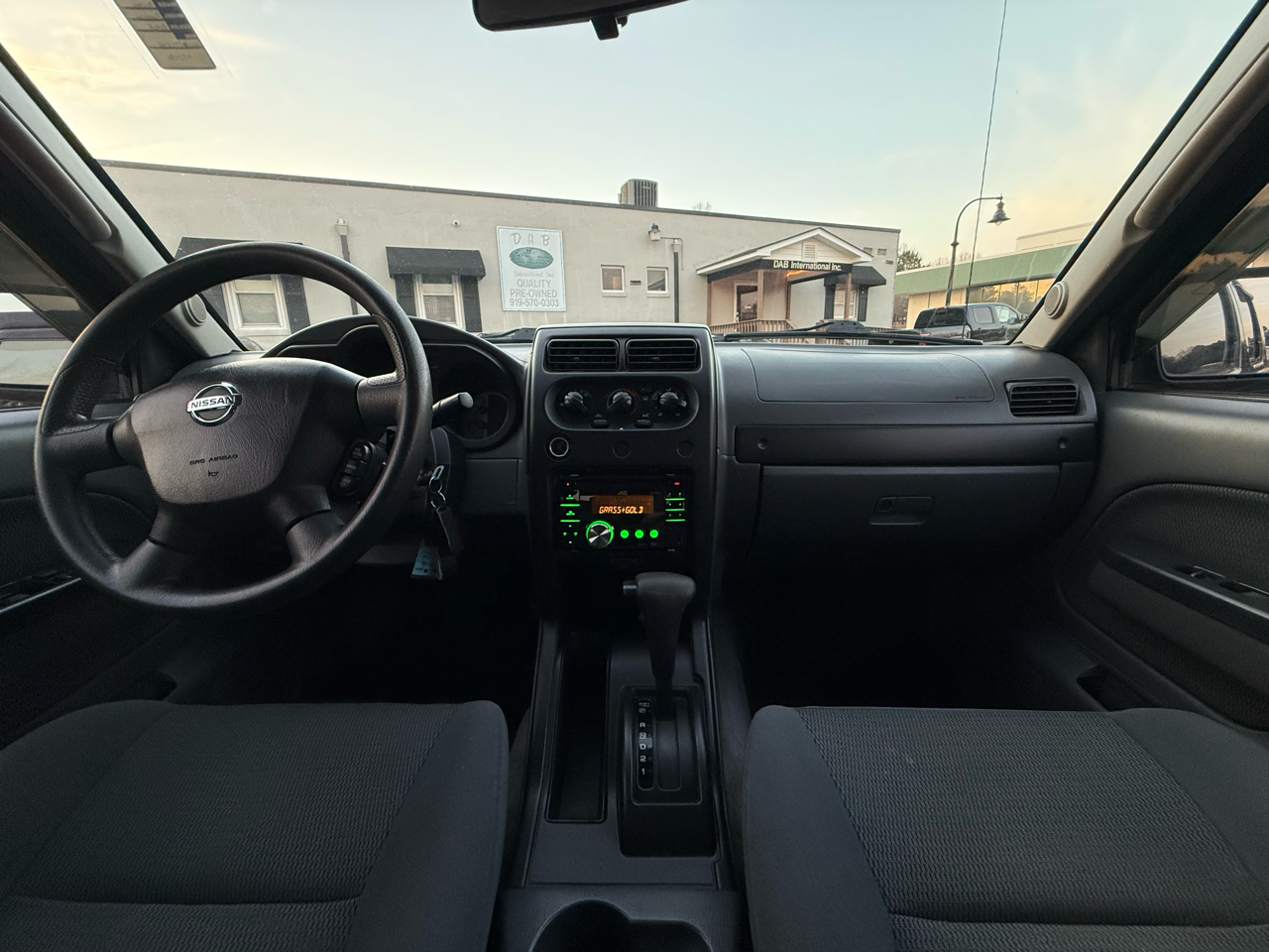 Nissan Frontier 2WD XE Crew Cab V6 Auto Std Bed 2004