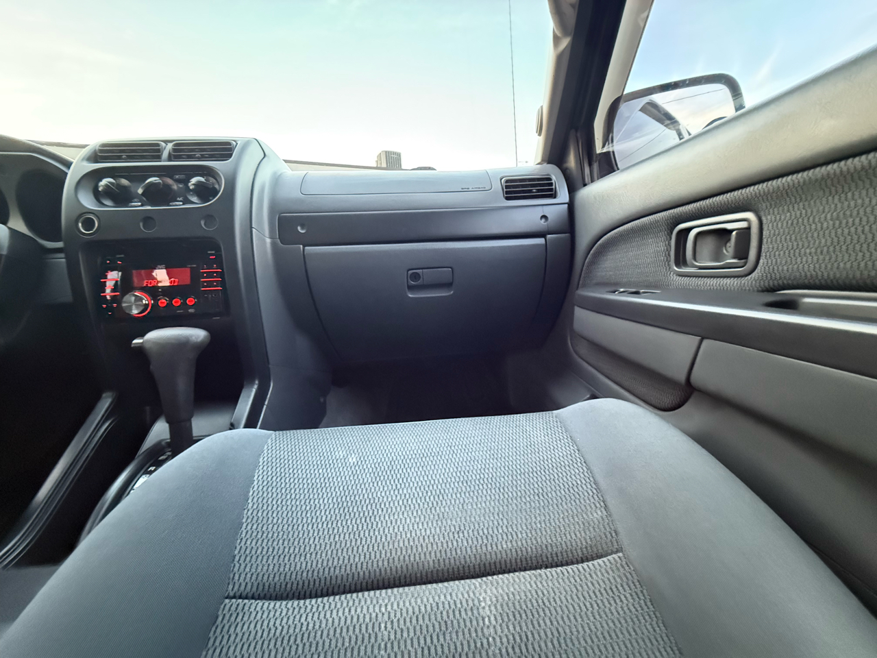 Nissan Frontier 2WD XE Crew Cab V6 Auto Std Bed 2004