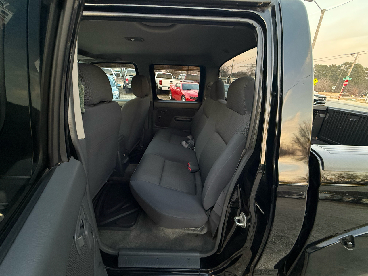 Nissan Frontier 2WD XE Crew Cab V6 Auto Std Bed 2004