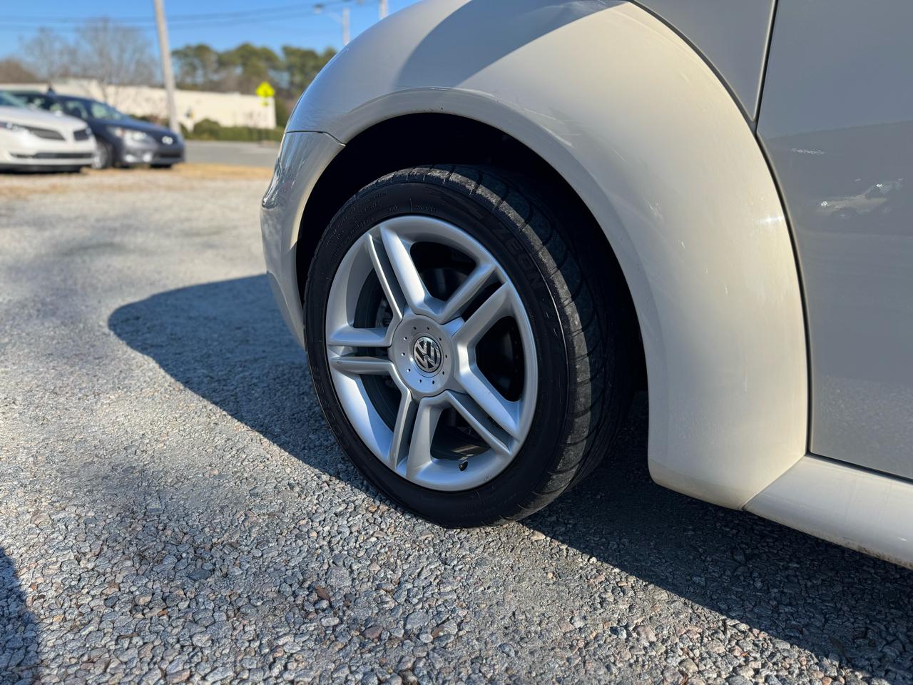 Volkswagen New Beetle Convertible 2dr Convertible GLS Turbo Auto 2004
