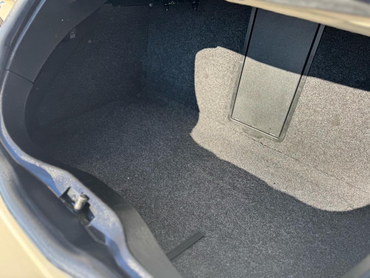 Volkswagen New Beetle Convertible 2dr Convertible GLS Turbo Auto 2004