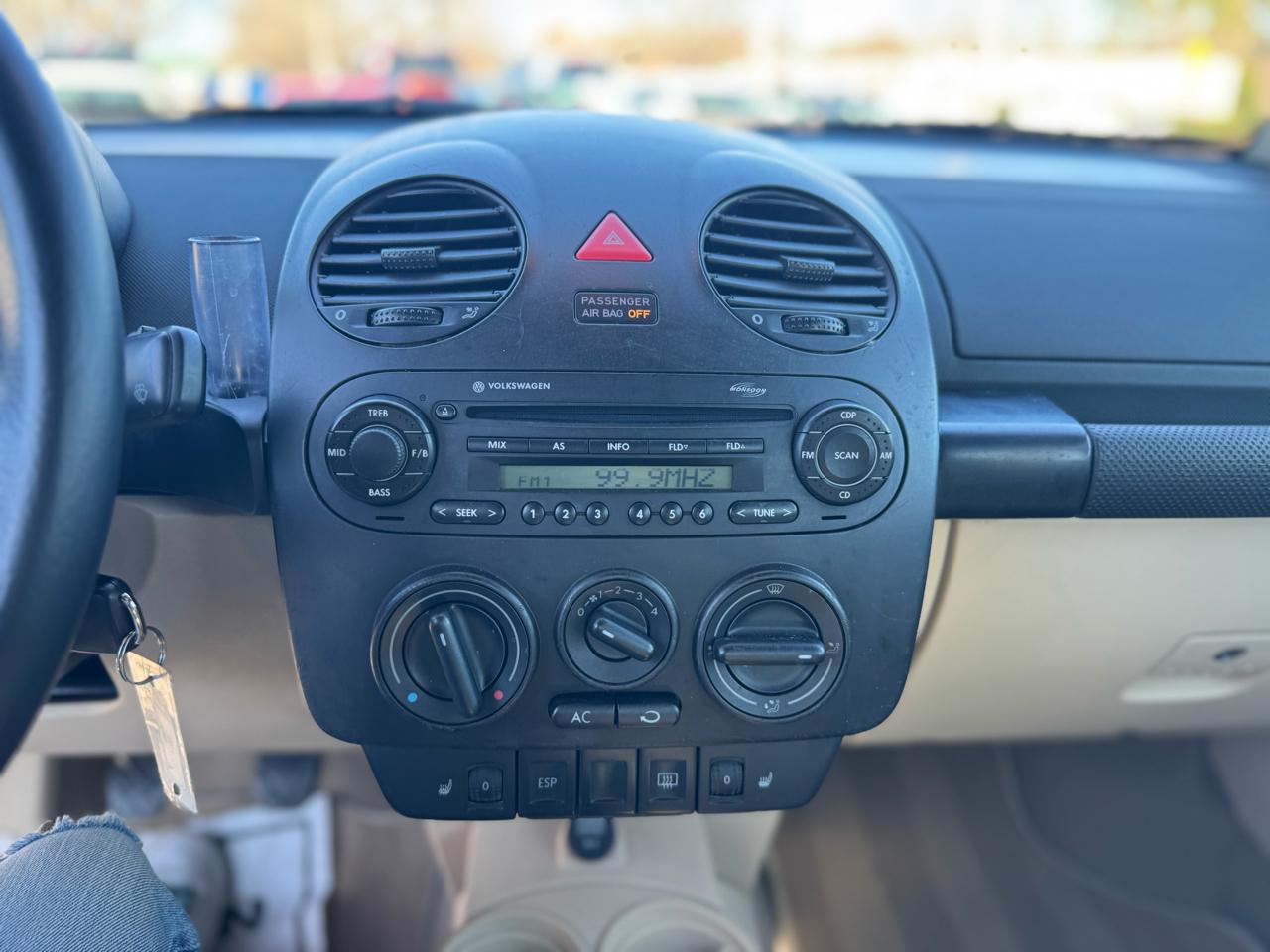 Volkswagen New Beetle Convertible 2dr Convertible GLS Turbo Auto 2004