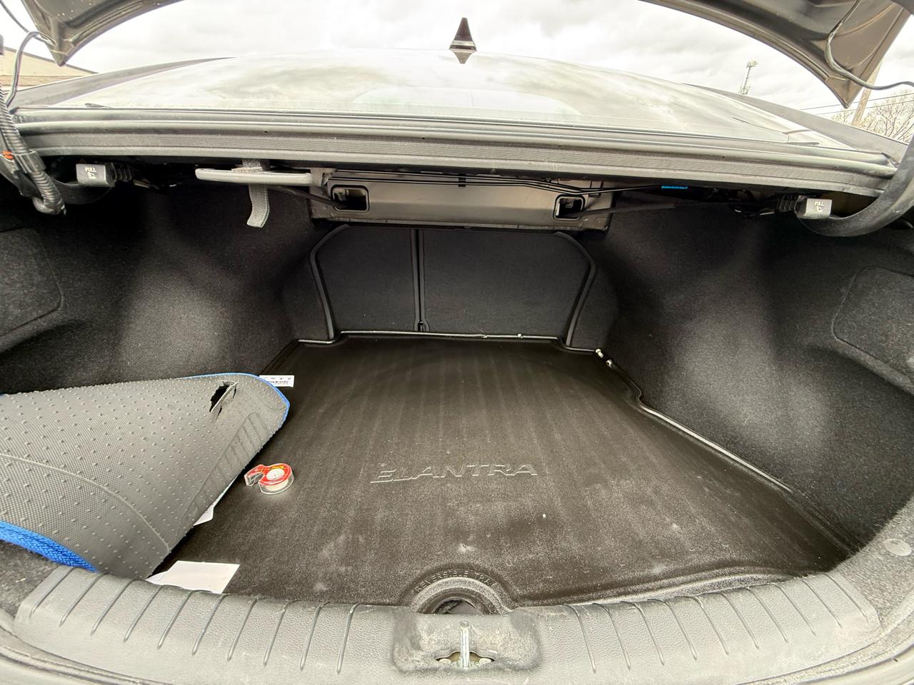 Hyundai Elantra Value Edition 2.0L Auto (Alabama) 2017