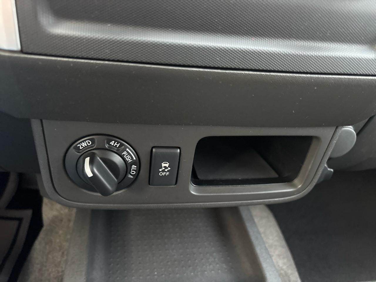 Nissan Xterra 4WD 4dr Auto S 2012