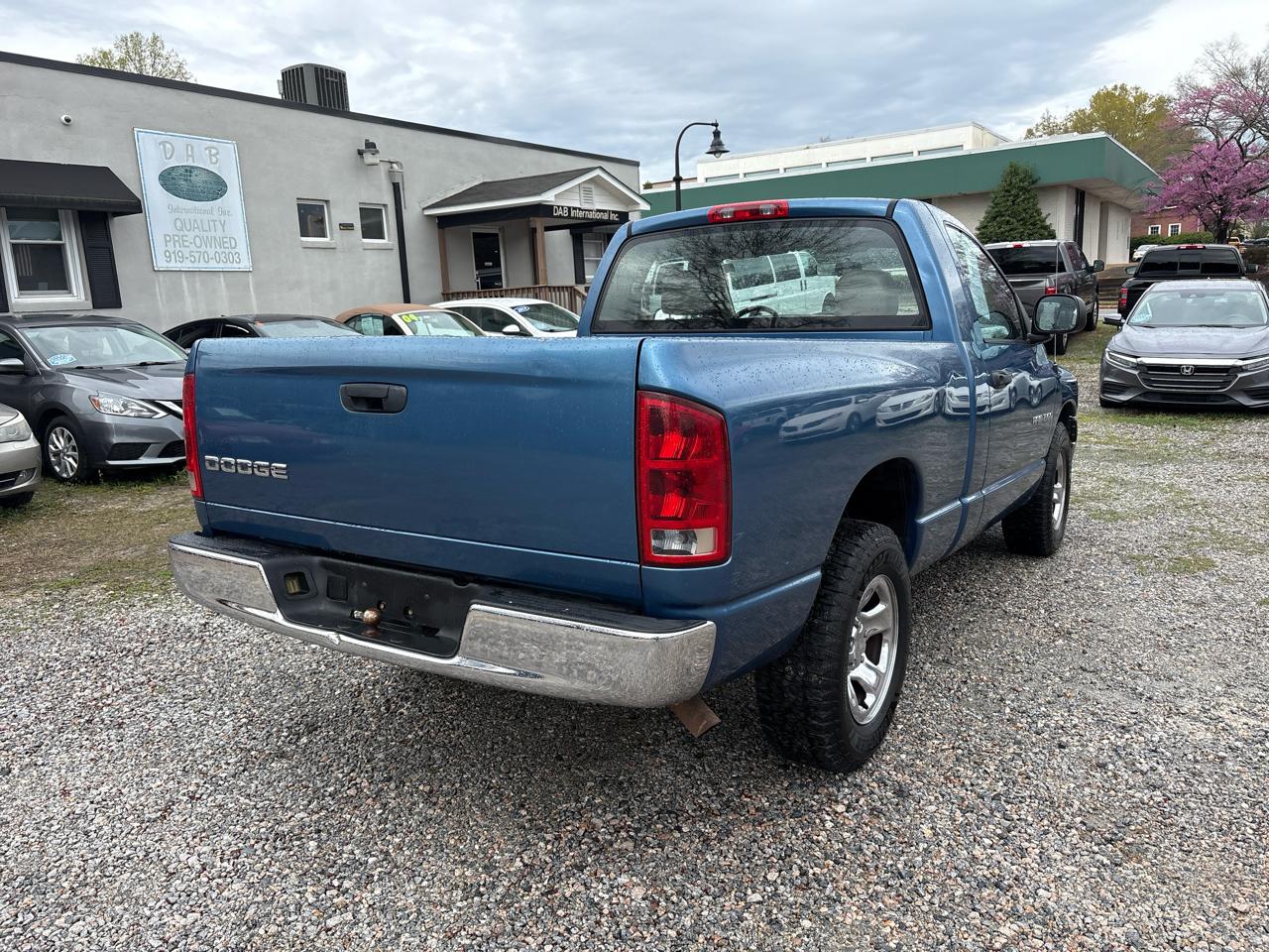 Dodge Ram 1500 2dr Reg Cab 120.5" WB ST 2003