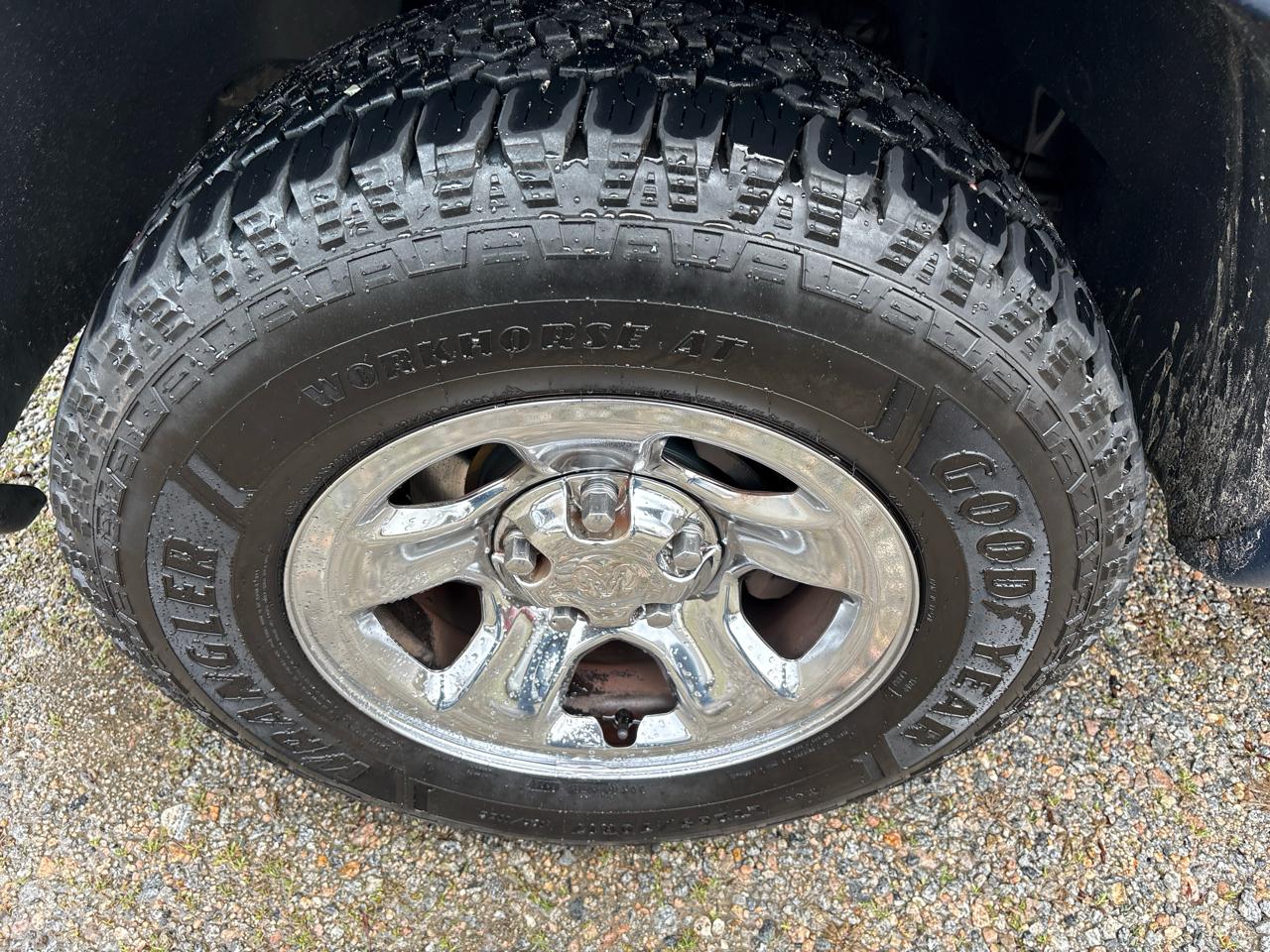 Dodge Ram 1500 2dr Reg Cab 120.5" WB ST 2003