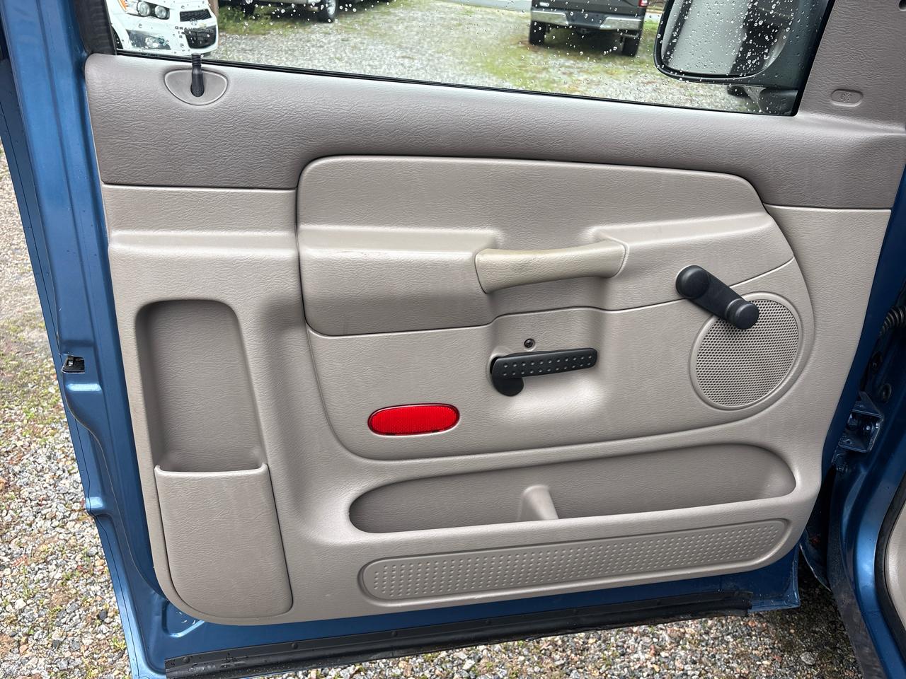 Dodge Ram 1500 2dr Reg Cab 120.5" WB ST 2003