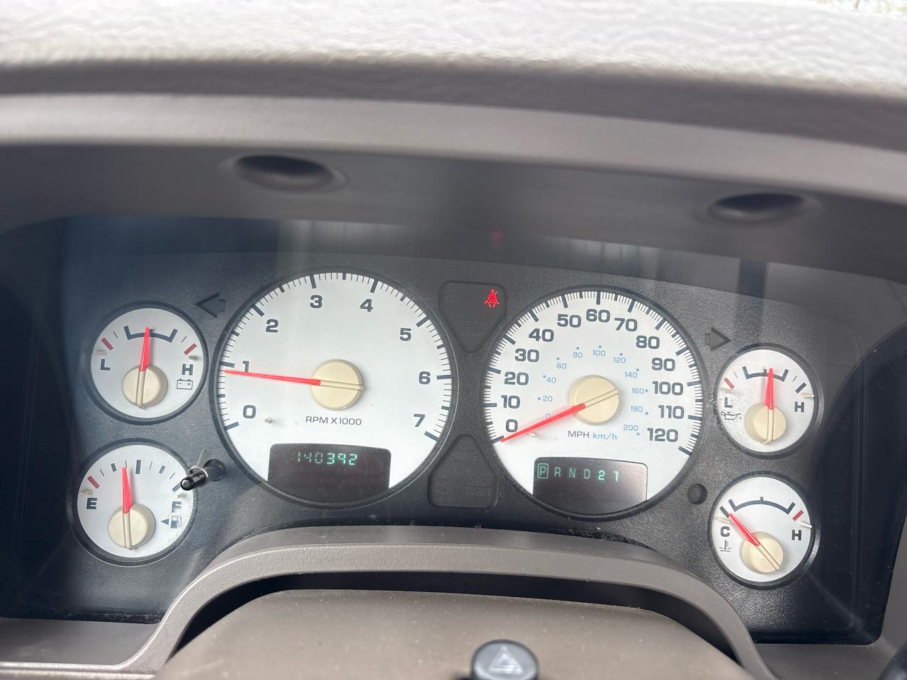 Dodge Ram 1500 2dr Reg Cab 120.5" WB ST 2003