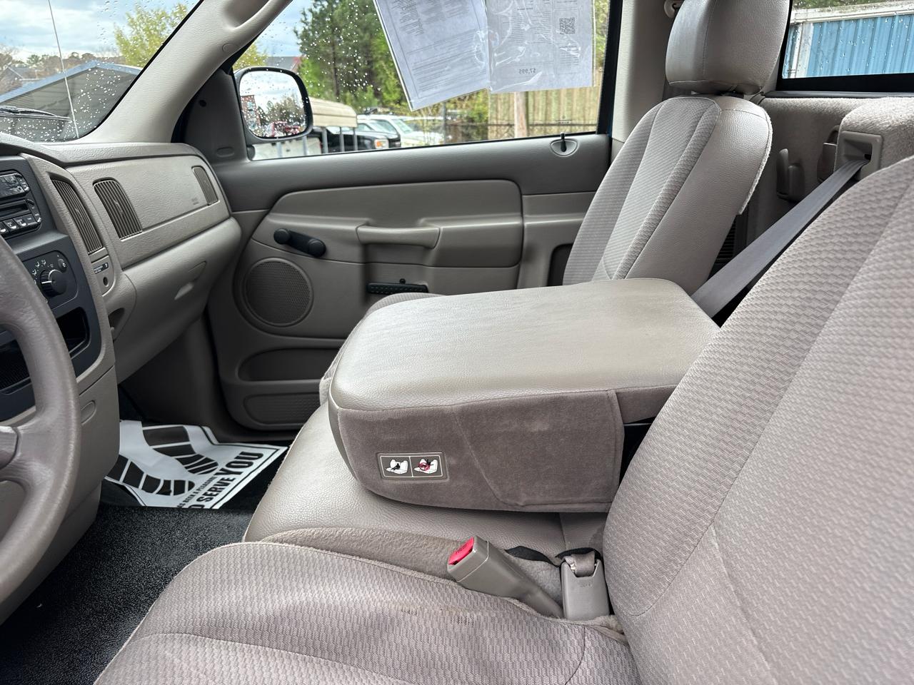 Dodge Ram 1500 2dr Reg Cab 120.5" WB ST 2003