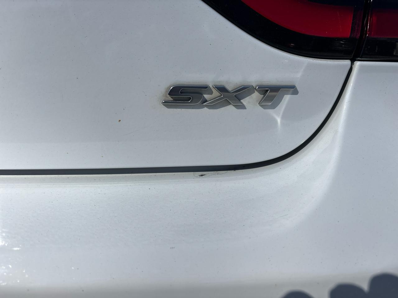 Dodge Charger 4dr Sdn SXT RWD 2015