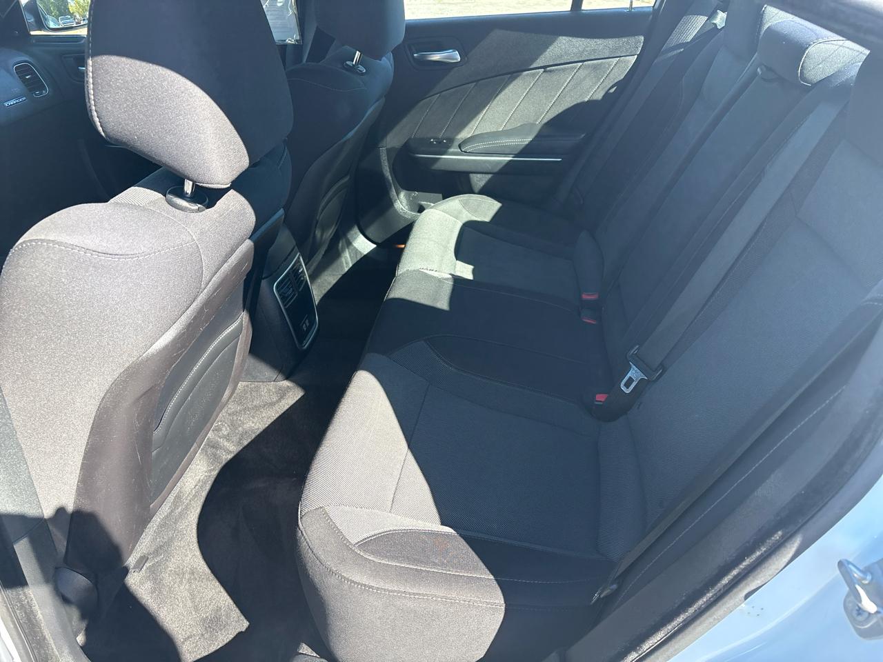 Dodge Charger 4dr Sdn SXT RWD 2015