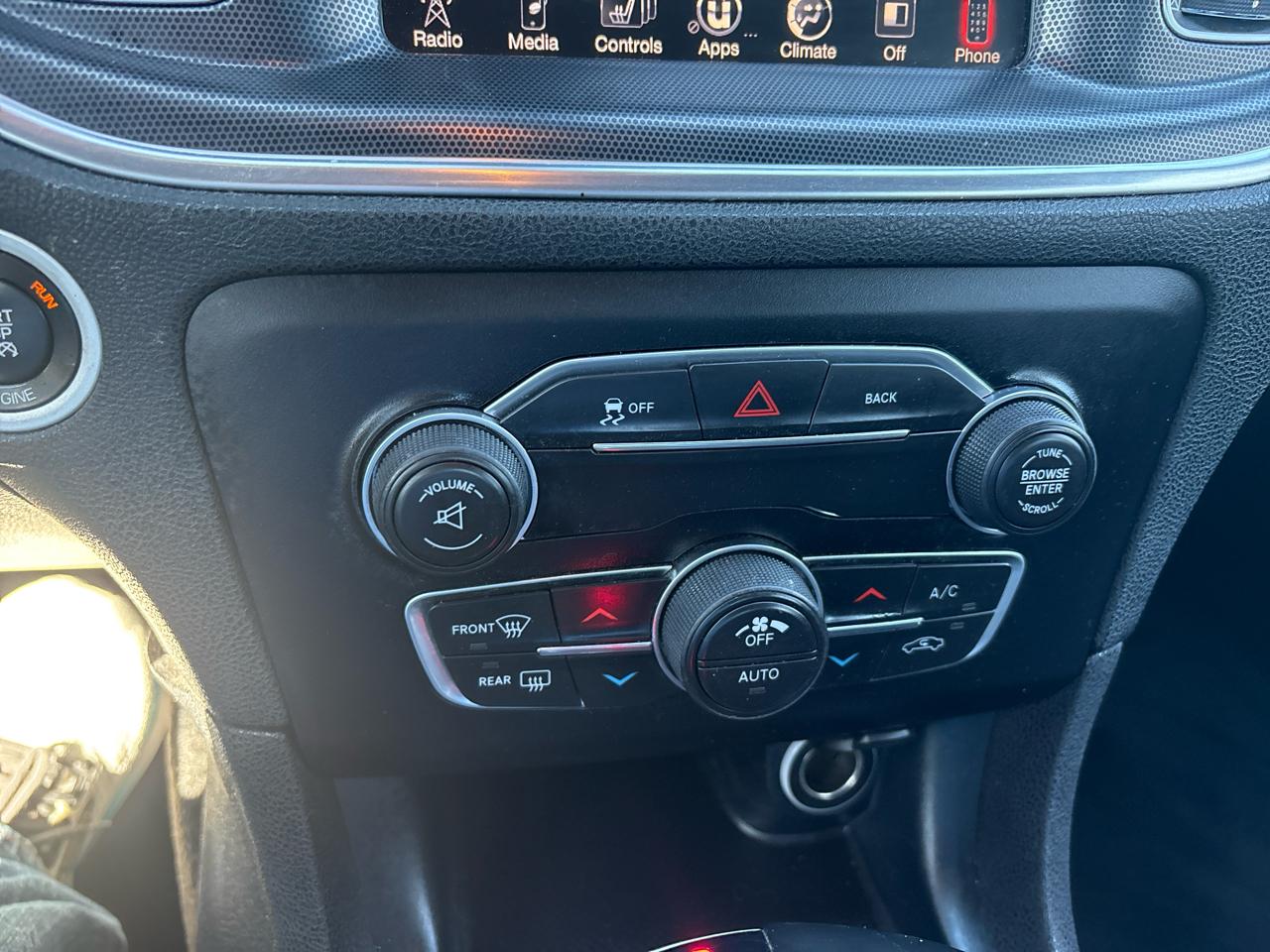 Dodge Charger 4dr Sdn SXT RWD 2015