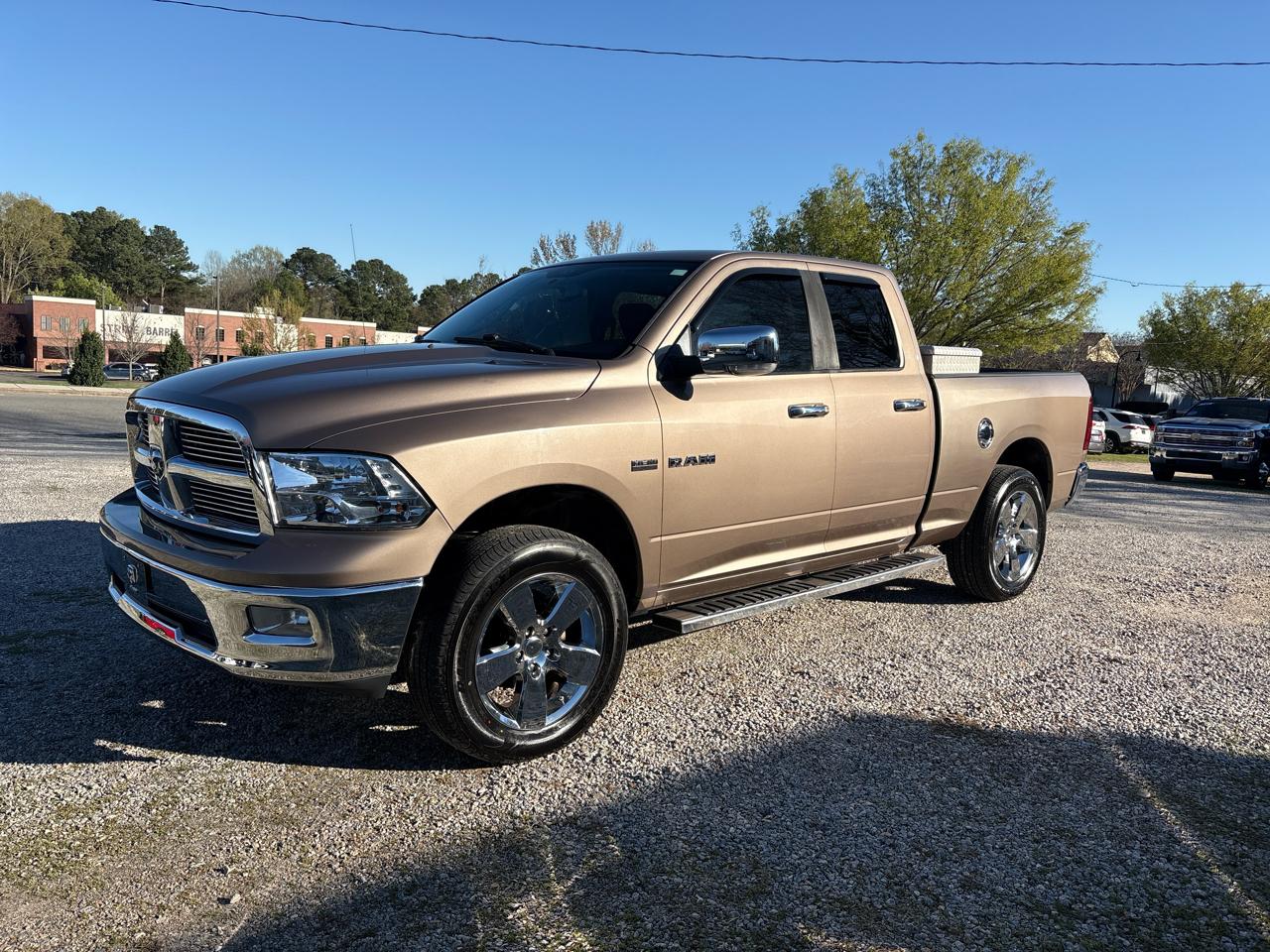 Dodge Ram 1500 4WD Quad Cab 140.5" SLT 2010