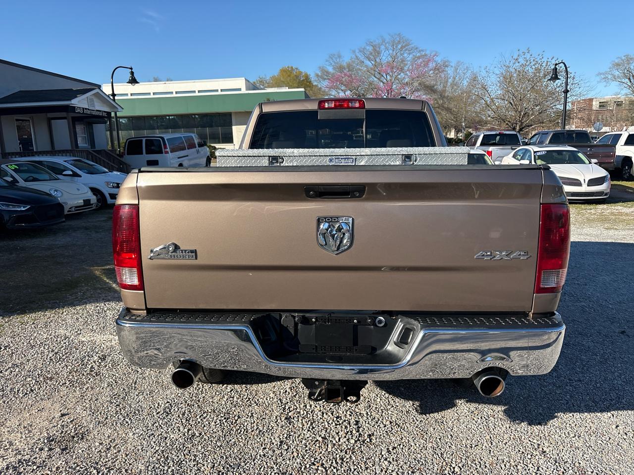 Dodge Ram 1500 4WD Quad Cab 140.5" SLT 2010