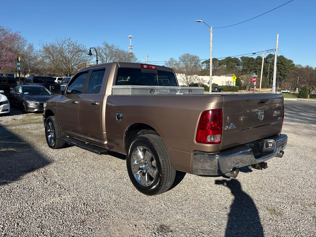 Dodge Ram 1500 4WD Quad Cab 140.5" SLT 2010