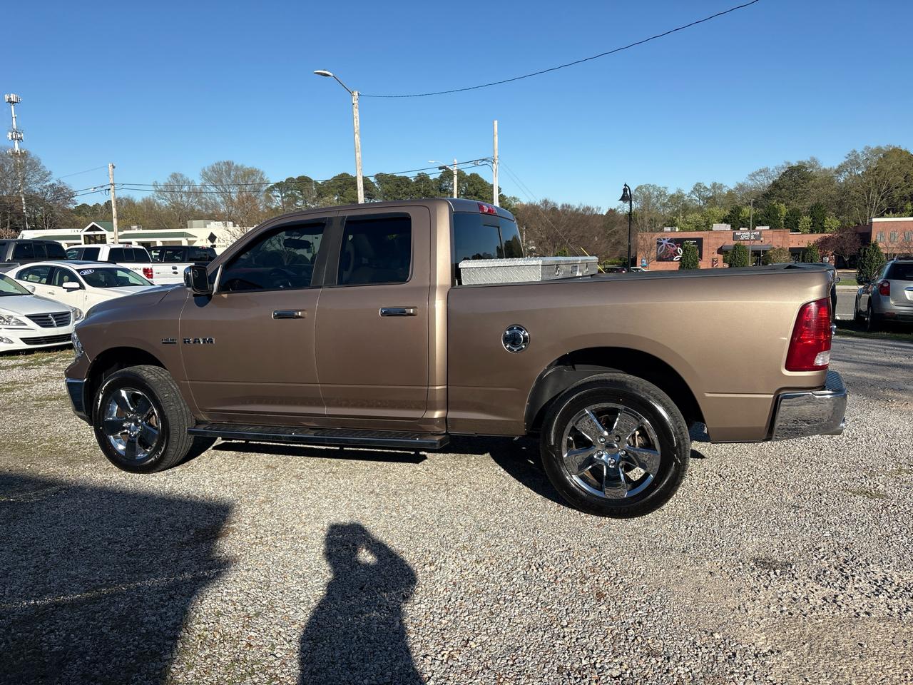 Dodge Ram 1500 4WD Quad Cab 140.5" SLT 2010