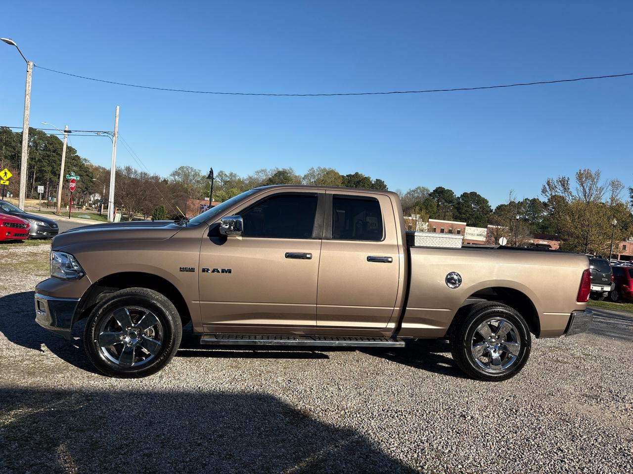 Dodge Ram 1500 4WD Quad Cab 140.5" SLT 2010