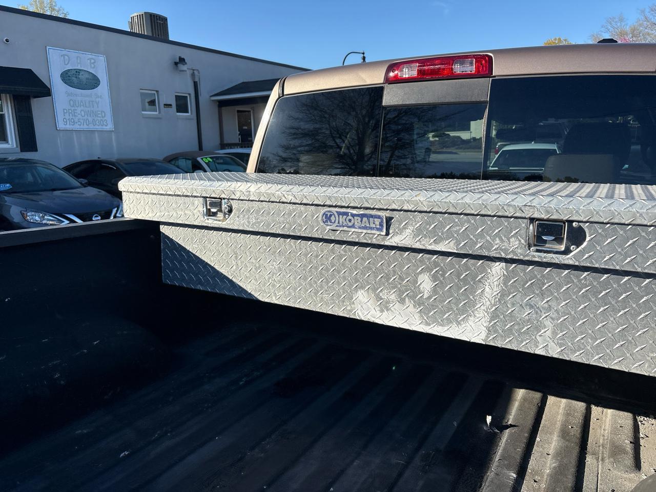 Dodge Ram 1500 4WD Quad Cab 140.5" SLT 2010