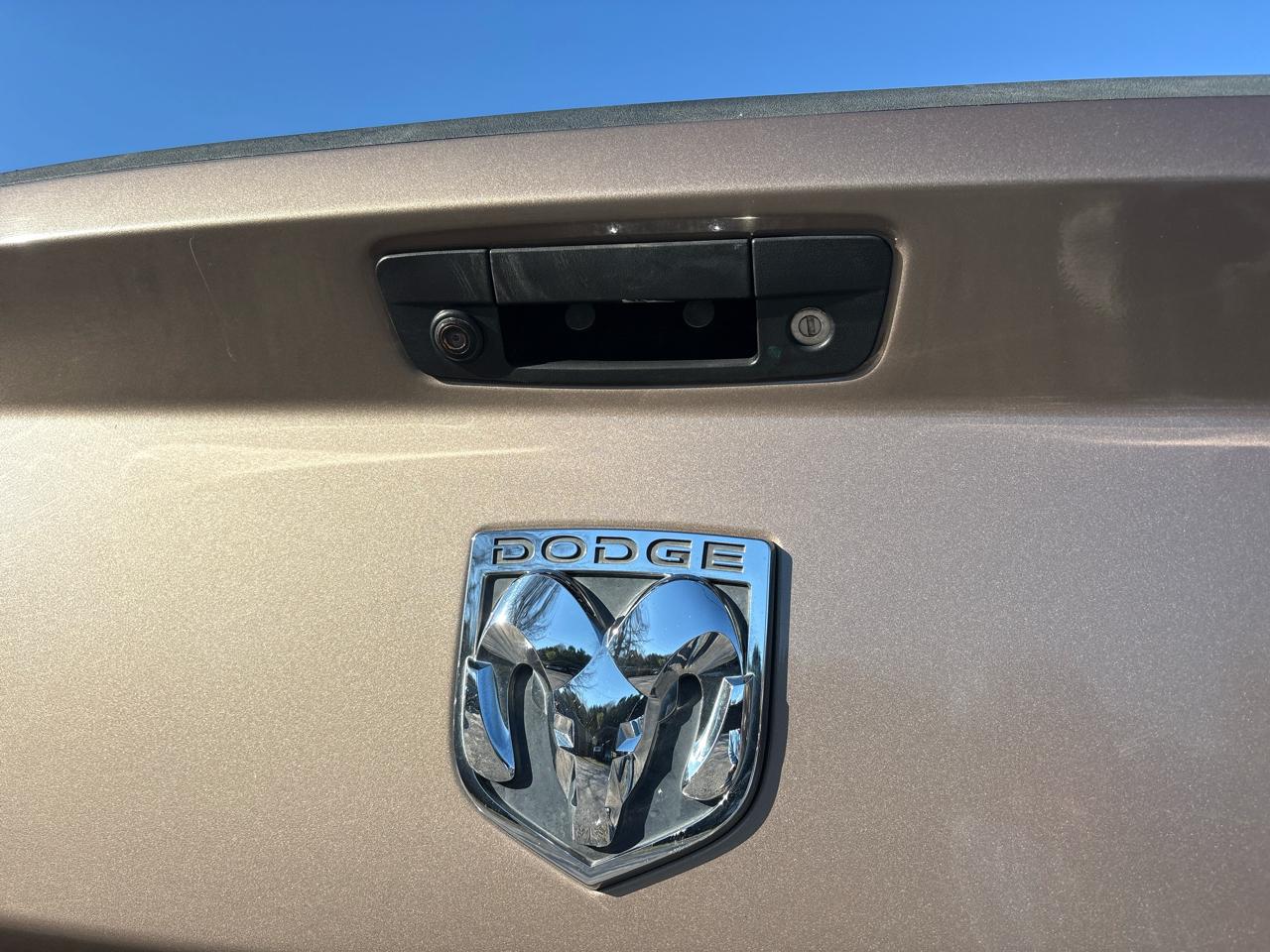 Dodge Ram 1500 4WD Quad Cab 140.5" SLT 2010