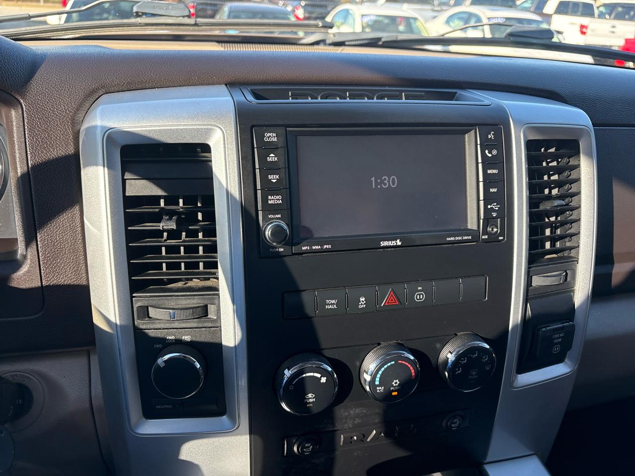 Dodge Ram 1500 4WD Quad Cab 140.5" SLT 2010