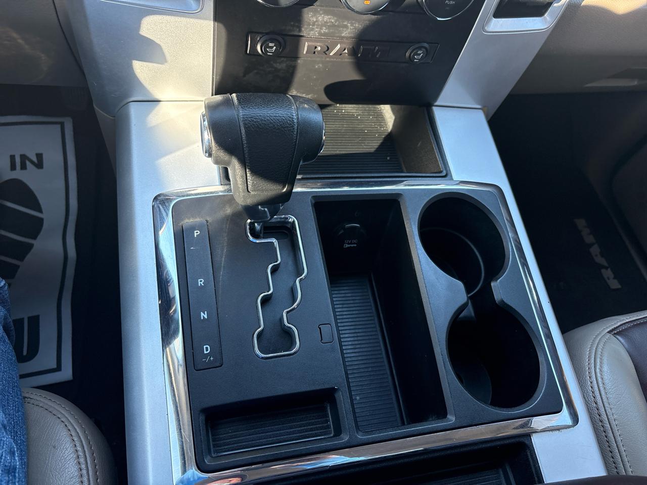 Dodge Ram 1500 4WD Quad Cab 140.5" SLT 2010