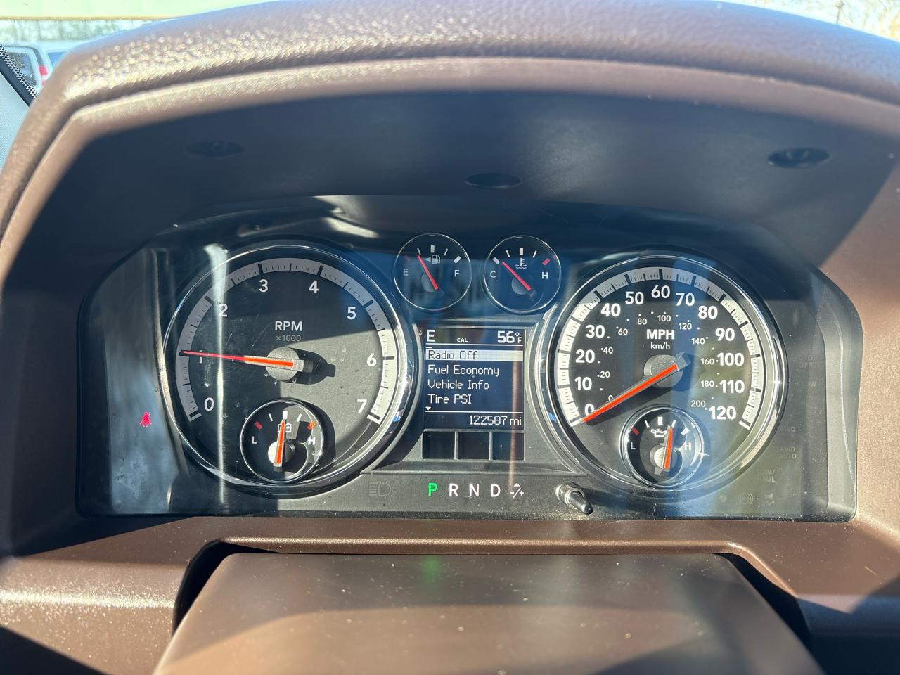 Dodge Ram 1500 4WD Quad Cab 140.5" SLT 2010