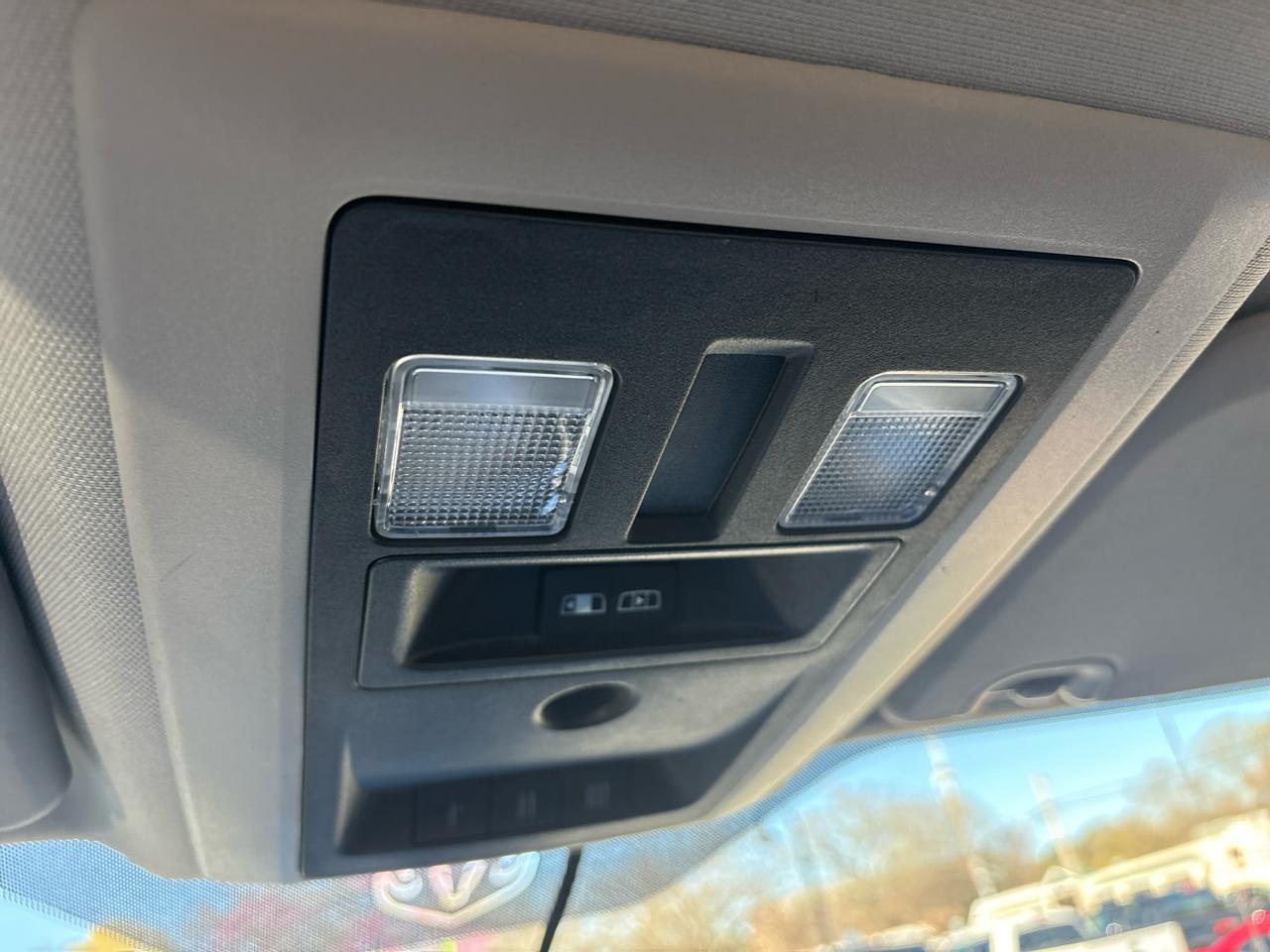 Dodge Ram 1500 4WD Quad Cab 140.5" SLT 2010